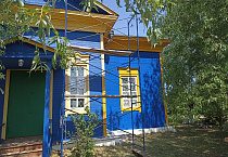 В зауральском селе началась покраска старинного храма