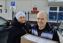 В Кургане Центр адаптации бездомных посетили священник и сестры милосердия