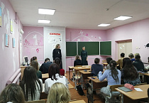 Курганский священник провёл встречи в двух городских школах