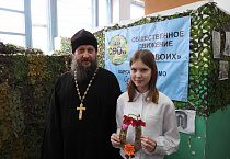 Курганский священник и члены СПЖ в Каргаполье встретились с волонтерами
