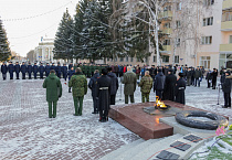 Курганский священник принял участие в торжественных проводах призывников на военную службу