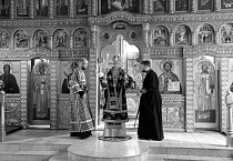 Митрополит Даниил совершил Литургию в понедельник Страстной седмицы