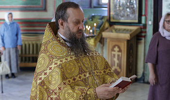 Предпразднство Воздвижения Честного и Животворящего Креста Господня. Божественная литургия