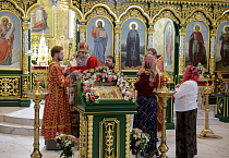 В Светлый понедельник митрополит Даниил совершил Литургию в Троицком соборе Кургана