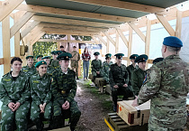 Кадеты курганской школы посмотрели фильм в летнем кинотеатре храма святой Матроны