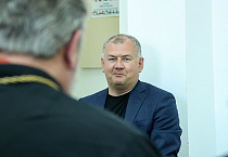 Религиовед Роман Силантьев: Основой для секты может стать даже продажа пылесоса