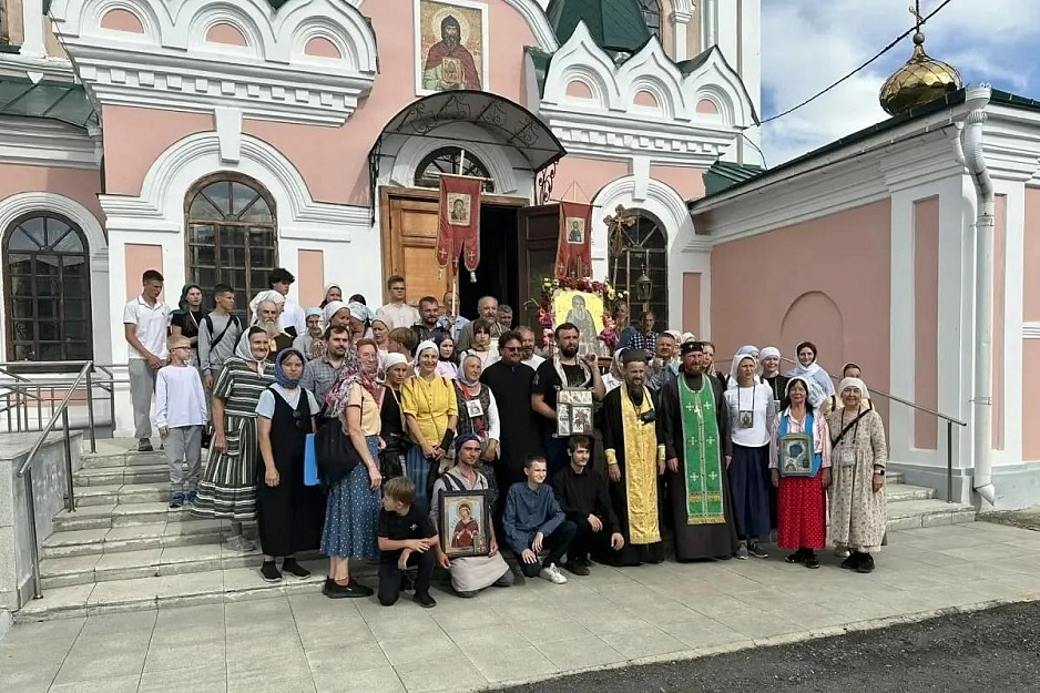 Представители Порт-Артурского храма в 23-й раз приняли участие в Далматовском крестном ходе