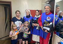 В Кургане «Экипаж Милосердия» в апреле побывал в 10 многодетных семьях