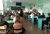 В Лебяжьевском районе священник провел в сельской школе два «Урока нравственности»