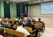 Курганские школьники посмотрели фильм об участнике СВО, священнике Михаиле Шушарине