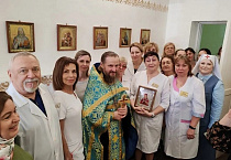 В женской консультации Курганской областной больницы открылась молебная комната