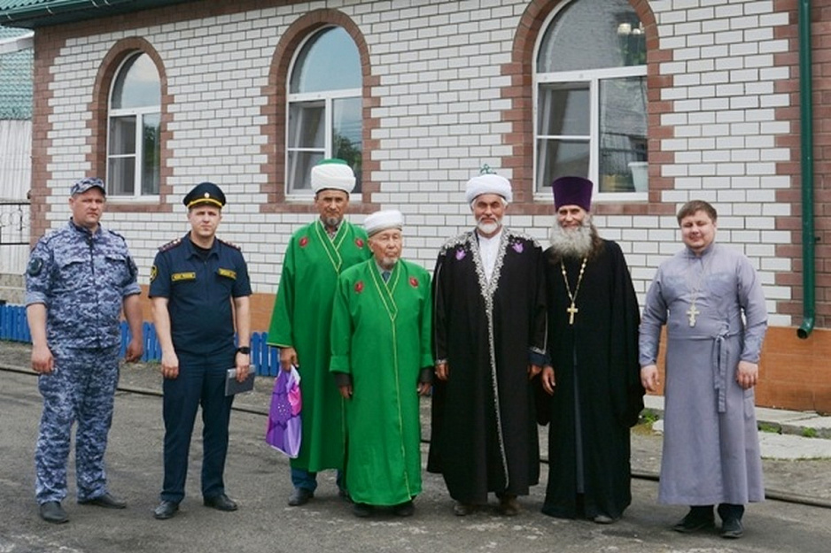 Священники Курганской епархии посетили исправительные учреждения Зауралья