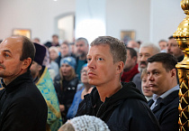 В возрожденном храме Чимеевского монастыря прошла первая архиерейская Литургия и освящение нового иконостаса