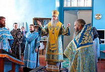 В Никольском храме села Гладковское состоялась архиерейская Литургия