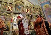 В главном соборе Зауралья встретили Пасху Христову