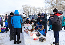 Снегоходы, лазертаг, полевая кухня: в Зауралье прошёл шестой зимний слёт православной молодежи