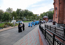 Митрополит Даниил в праздник Успения совершил чин погребения Плащаницы Пресвятой Богородицы