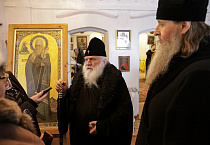 В храме села Половинное два архиерея совершили Божественную литургию