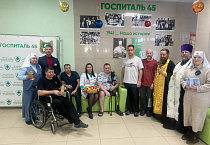 В Кургане священники и сестры милосердия в святочные дни совершили благотворительные визиты