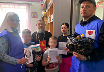 В Кургане «Экипаж Милосердия» в мае посетил 10 семей с детьми-инвалидами
