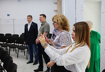 Митрополит Даниил в Кургане освятил новый офис «Единой России»