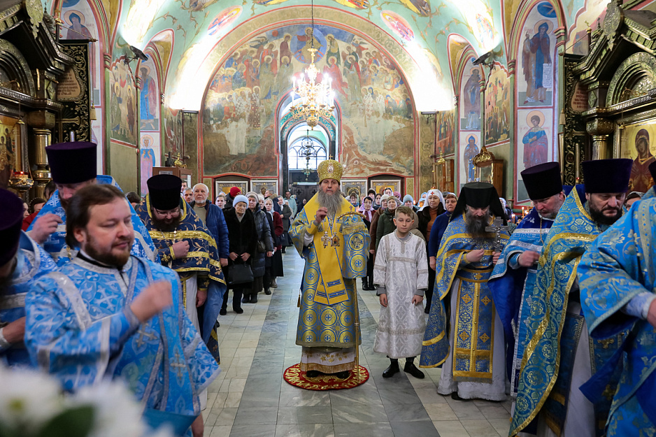Престольный праздник Александро-Невского кафедрального собора встретили в Кургане