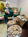 В Кургане сестры милосердия организовали в Рождество кормление и вручение подарков
