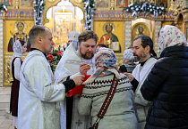 Митрополит Даниил освятил воду в Крещенский сочельник
