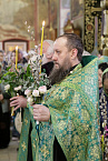 Митрополит Даниил на Всенощном бдении в Александро-Невском соборе освятил вербы