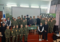 В Кургане священник участвовал в открытии «Парты Героя»