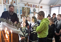 Ученики Садовской школы в день Рождества Христова побывали в местном храме