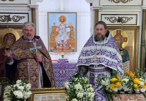 Благочинный Западного округа возглавил праздничное богослужение в храме села Садовое