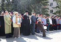 В День Победы митрополит Даниил принял участие в возложении  цветов к Вечному огню