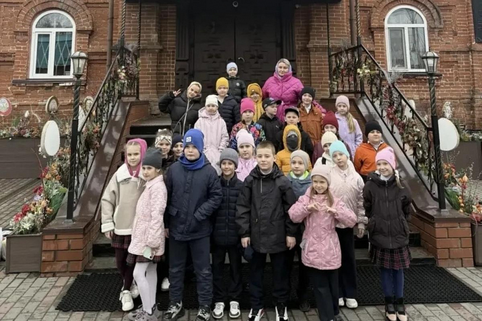 Первоклашки гимназии №27 побывали в главном храме Кургана