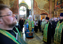 В праздник Входа Господня в Иерусалим митрополит Даниил освятил вербы в Александро-Невском соборе