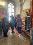 В Зауралье сельский храм посетили представители соцобслуживания