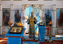 В Никольском храме села Гладковское состоялась архиерейская Литургия