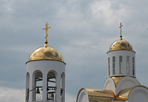 В центре Кургана возле Троицкого собора открылась традиционная Троицкая выставка-ярмарка