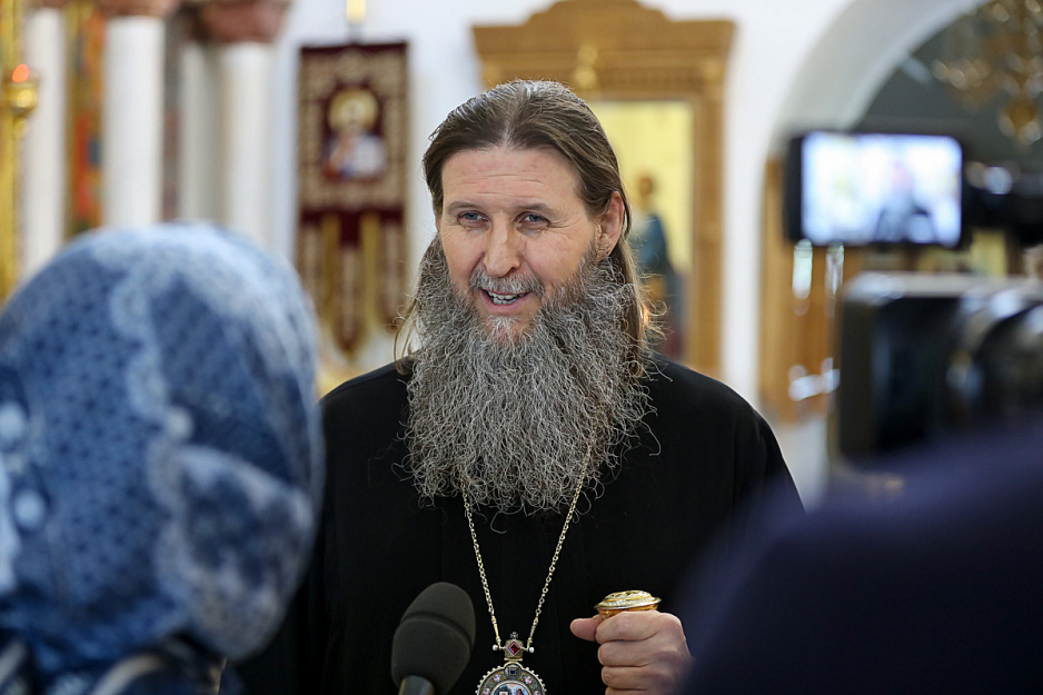 Митрополит Даниил получил благодарность от содружества Анонимных алкоголиков России
