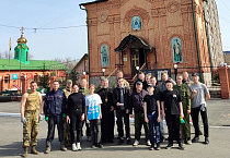 Курганские школьники помогли городскому храму