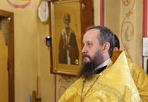 В воскресный день митрополит Даниил совершил Литургию в Александро-Невском соборе Кургана