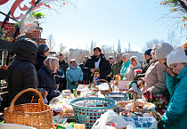 В Александро-Невском кафедральном соборе проходит освящение куличей