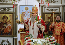 В храме села Садовое совершена первая архиерейская Литургия