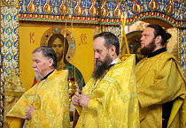 Митрополит Даниил совершил Литургию в день памяти Амвросия Оптинского