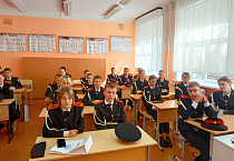 Курганский священник 1 сентября провел в школе № 42 урок «Разговор о важном»