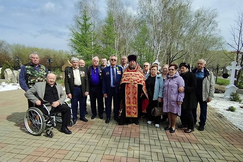 В Кургане возле кафедрального Александро-Невского собора прошла панихида  по жертвам аварии на Чернобыльской АЭС