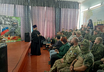 В Кургане священник участвовал в открытии «Парты Героя»