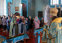 В Никольском храме села Гладковское состоялась архиерейская Литургия