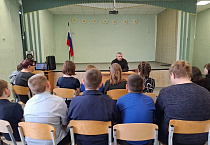 Священник из Мокроусово говорил со школьниками о духовности