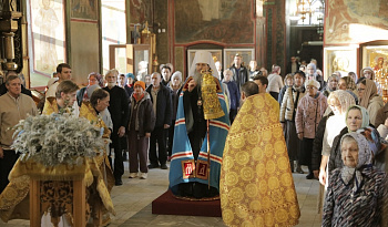 Литургия в кафедральном соборе в воскресный день